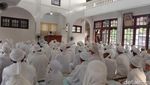Potret Jemaah Asy-syahadatain Indramayu Laksanakan Salat Id Hari Ini