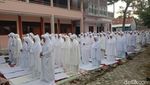 Potret Jemaah Asy-syahadatain Indramayu Laksanakan Salat Id Hari Ini