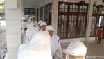 Potret Jemaah Asy-syahadatain Indramayu Laksanakan Salat Id Hari Ini