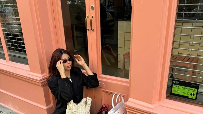 Katy Esistia, pacar Ole Romeny