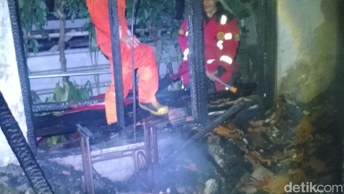 Kebakaran rumah di Desa Palasari, Cianjur