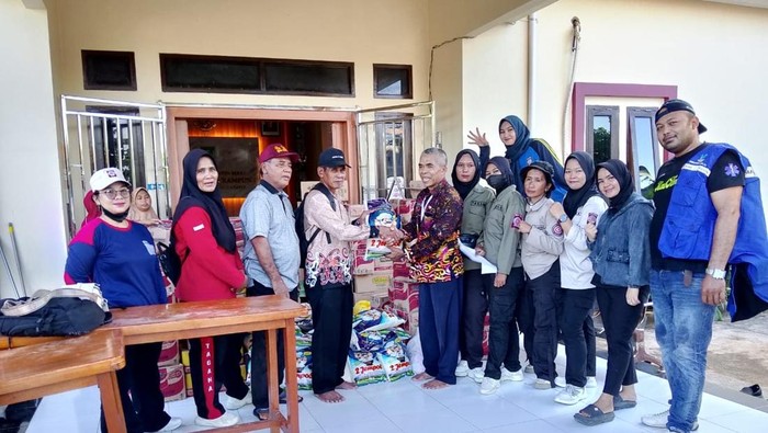 Banjir Melanda Kabupaten Berau, Kemensos Salurkan Bantuan  Lebih Dari Rp 400 Juta
