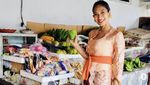 Keseruan Happy Salma Belanja ke Warung hingga Piknik di Magelang