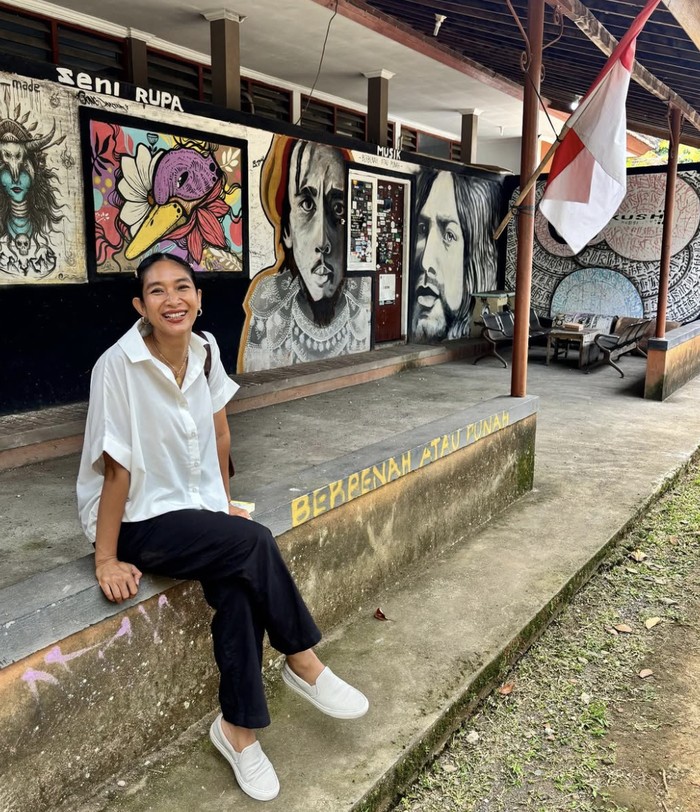 Keseruan Happy Salma Belanja ke Warung hingga Piknik di Magelang Keseruan Happy Salma Belanja ke Warung hingga Piknik di Magelang