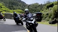 Ridwan Kamil cukup sering membagikan perjalanan liburannya di Instagram ketika masih menjadi gubernur hingga purnatugas. Saat menjabat di Jabar, ia sering turing menggunakan motor besar.
