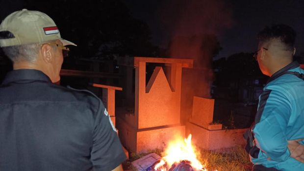 Makam Kembang Kuning Surabaya