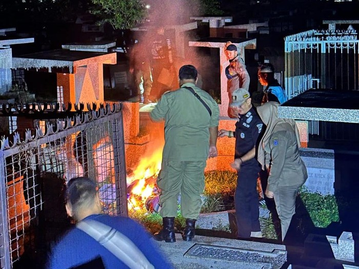 Makam Kembang Kuning Surabaya