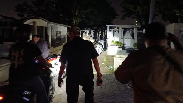 Makam Kembang Kuning Surabaya