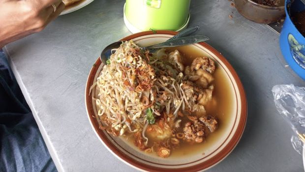 Mampir Rek! Jajan Lontong Balap Surabaya yang Sedap di 5 Tempat Ini