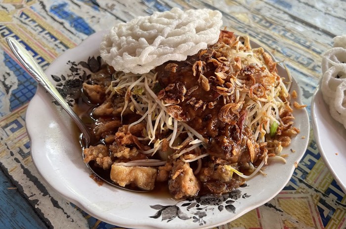 Mampir Rek! Jajan Lontong Balap Surabaya yang Sedap di 5 Tempat Ini