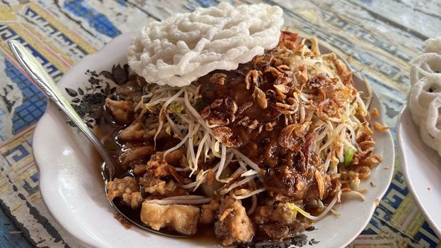 Mampir Rek! Jajan Lontong Balap Surabaya yang Sedap di 5 Tempat Ini