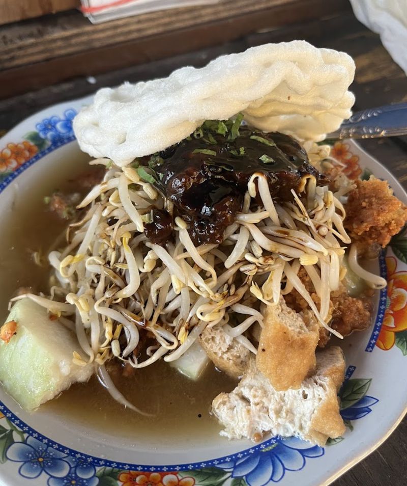 Mampir Rek! Jajan Lontong Balap Surabaya yang Sedap di 5 Tempat Ini