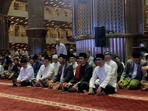 Video: AHY hingga Pratikno Salat Id di Masjid Istiqlal Bersama Prabowo