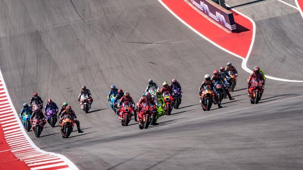 AUSTIN, TEXAS - MARCH 30: MotoGP riders after the start brake into turn one during the Race of the MotoGP Red Bull Grand Prix of The Americas on March 30, 2025 in Austin, Texas. (Photo by Steve Wobser/Getty Images)
