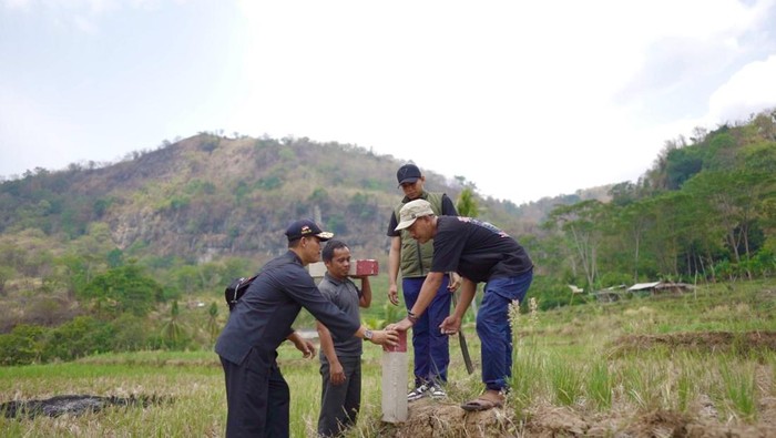 Pasang Tanda Batas Tanah