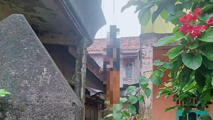 Pedagang mi ayam di OKI ditemukan tewas gantung diri samping rumah