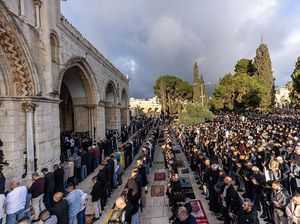 Potret Salat Id di Masjid Al-Aqsa