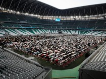 Melihat Suasana Salat Idul Fitri di Stadion Piala Dunia Qatar