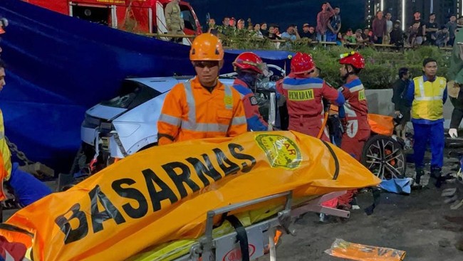 5 Fakta Ioniq Remuk Tabrak Pantat Truk hingga 3 Orang Tewas