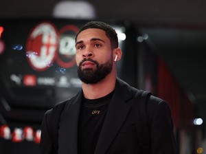 Jelang Napoli Vs AC Milan, Loftus-Cheek Tiba-tiba Dilarikan ke RS