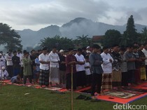 Lebih Awal, 1.000 Jamaah Muslimin di Banjarnegara Salat Id Hari Ini