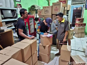 Jelang Takbiran, Polisi Sita Ratusan Botol Miras di Cirebon
