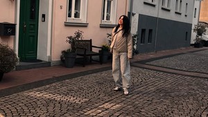 Rehat dari dunia hiburan, Sophia Latjuba masih sering membagikan momen kesehariannya di Instagram dan TikTok. Foto: Instagram @sophia_latjuba88