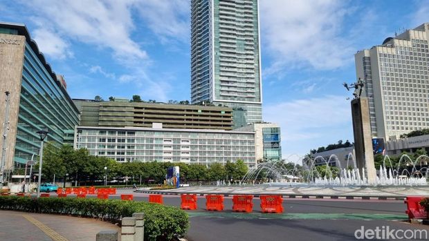 Suasana Bundaran HI, Jakpus, sehari sebelum Lebaran. (Taufiq/detikcom)