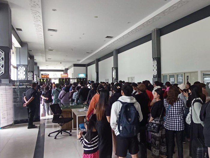 Suasana di PLBN Entikong sehari menjelang lebaran
