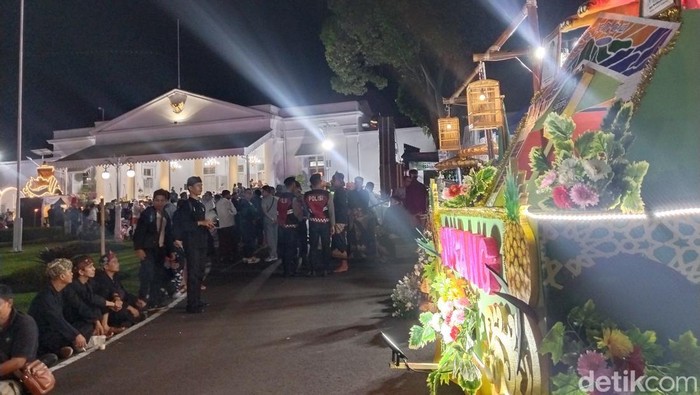 Suasana malam takbir di Gedung Pakuan.