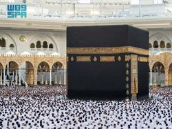 Khusyuk, Begini Suasana Salat Idul Fitri di Masjidil Haram Hari Ini