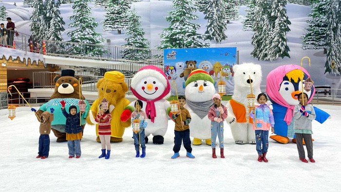 Spesial libur lebaran ini, Trans Snow World menghadirkan Promo Spesial Lebaran dan juga pertunjukan spesial yang tentunya unik dan berbeda di setiap Trans Snow World.