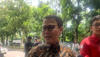 Sementara di jajaran pejabat pemerintah pusat, terlihat hadir Menteri Keuangan Sri Mulyani, Menteri Kesehatan Budi Gunadi Sadikin, Menteri Agama Nasaruddin Umar dan Kepala Otorita Ibu Kota Nusantara (IKN) Basuki Hadimuljono. (Mulia/detikcom)