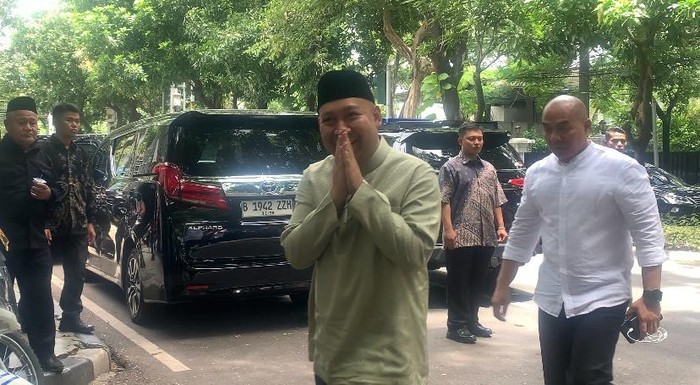 Anak Presiden Prabowo, Didit, halalbihalal di kediaman Megawati Anak Presiden Prabowo, Didit, halalbihalal di kediaman Megawati