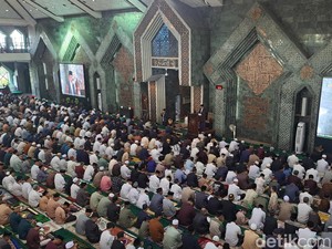 Khotbah Idul Fitri di Masjid Al Markaz Makassar, Puasa Bersihkan Jiwa-Fisik