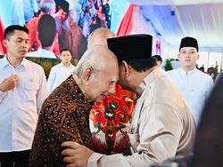 Momen Emil Salim Datangi Open House Perdana Prabowo di Istana