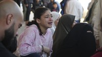 Serangan berikutnya terjadi di Kota Gaza dan Jabalia yang terletak di sisi utara. Di Kota Gaza, Israel melakukan serangan menggunakan drone dan menewaskan seorang warga serta melukai beberapa orang.