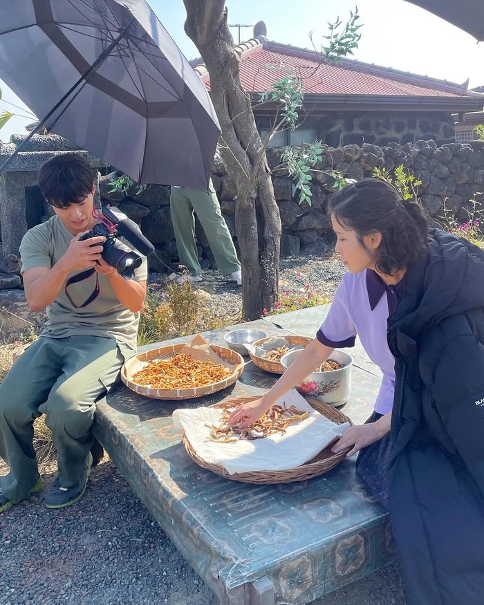 Foto behind-the-scene drama Korea When Life Gives You Tangerines.