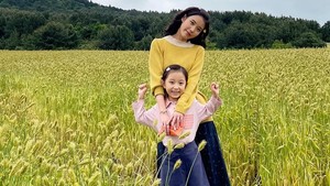 Metode penayangan When Life Gives You Tangerines juga beda. Setiap pekan ada 4 episode yang dirilis dengan nuansa musim berbeda.