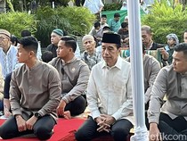 Jokowi-Iriana Salat Id di Graha Saba Buana Solo