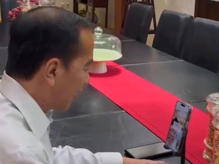 Jokowi video call Maruf Amin di hari Lebaran (tangkapan layar IG Jokowi)