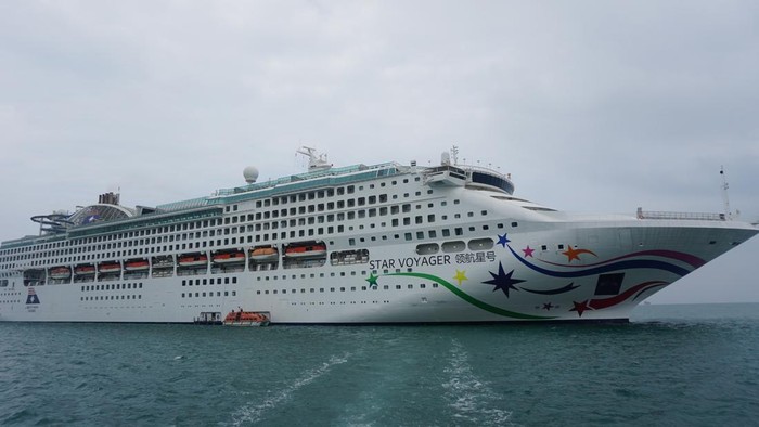 Kapal Pesiar Star Voyager