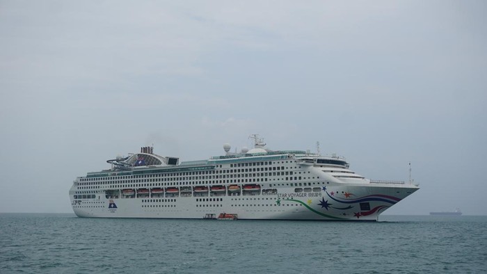 Kapal Pesiar Star Voyager