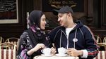 Momen Kartika Putri dan Habib Usman Bin Yahya Saat Kulineran