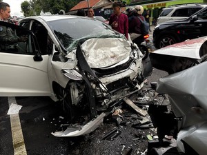Tragis Sopir dan Penumpang Jazz Tewas Saat Tabrakan dengan APV di Kulon Progo