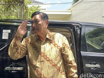 Luhut Temui Jokowi di Hari Lebaran
