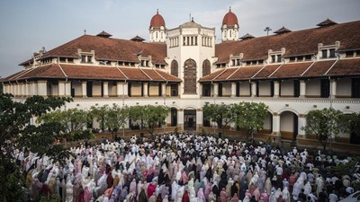 Melihat Salat Idul Fitri Perdana di Lawang Sewu Semarang