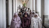 KAI Wisata menggelar salat Idul Fitri 1446 Hijriah perdana di bangunan cagar budaya peninggalan zaman kolonial Belanda tersebut.  