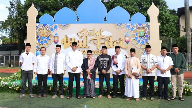 Momen salat id di Stadion Presisi Polda Metro Jaya (dok. Istimewa)