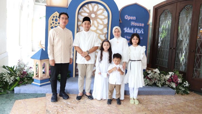 Wakil Presiden Gibran Rakabuming Raka kunjungi Open House Wali Kota Solo di Loji Gandrung, Senin (31/3/2025).